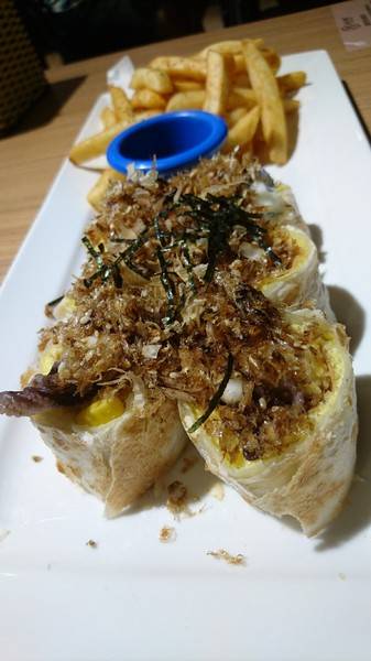 好食間早午餐：高雄~好。食間早午餐~享受早晨現作的美好時光~推創意料理倒插章魚燒~