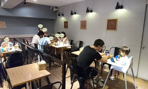 好食間早午餐：高雄~好。食間早午餐~享受早晨現作的美好時光~推創意料理倒插章魚燒~