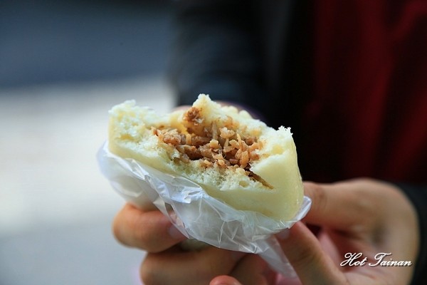 無名攤車傳統手工包子:【台南美食】在地45年無名老店!佳里區電信行前的人氣傳統包子店