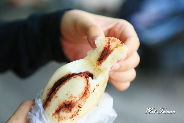 無名攤車傳統手工包子:【台南美食】在地45年無名老店!佳里區電信行前的人氣傳統包子店