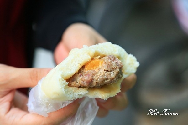 無名攤車傳統手工包子:【台南美食】在地45年無名老店!佳里區電信行前的人氣傳統包子店