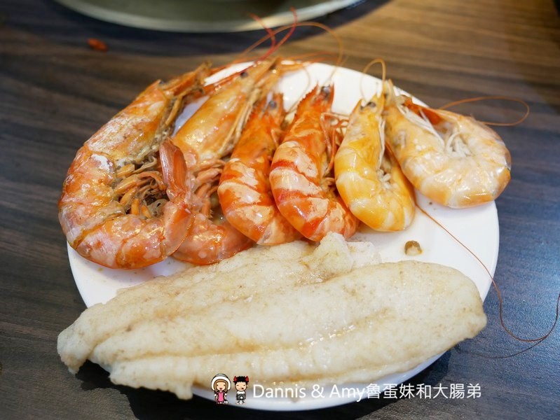 《新竹芙洛麗大飯店餐廳》銅話鍋物火鍋吃到飽.澳洲和牛.美國 Prime 牛肉.鹿兒島黑豬肉.天使紅蝦.幾十種哈根達斯莫凡彼冰淇淋隨你吃︱聚餐推薦（影片）