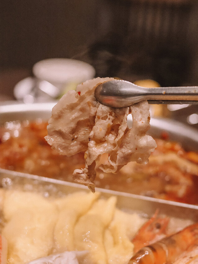 芙洛麗 銅話鍋物 | 草莓季草莓吃到飽、18種肉品、16種哈根達斯、莫凡彼冰淇淋、海鮮、雞胇任你吃還有海尼根啤酒暢飲無限喝