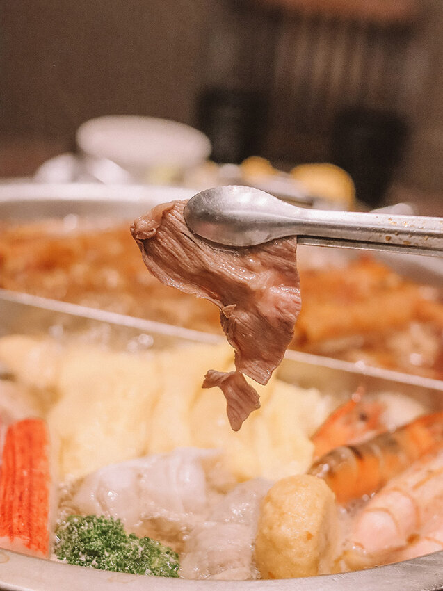 芙洛麗 銅話鍋物 | 草莓季草莓吃到飽、18種肉品、16種哈根達斯、莫凡彼冰淇淋、海鮮、雞胇任你吃還有海尼根啤酒暢飲無限喝