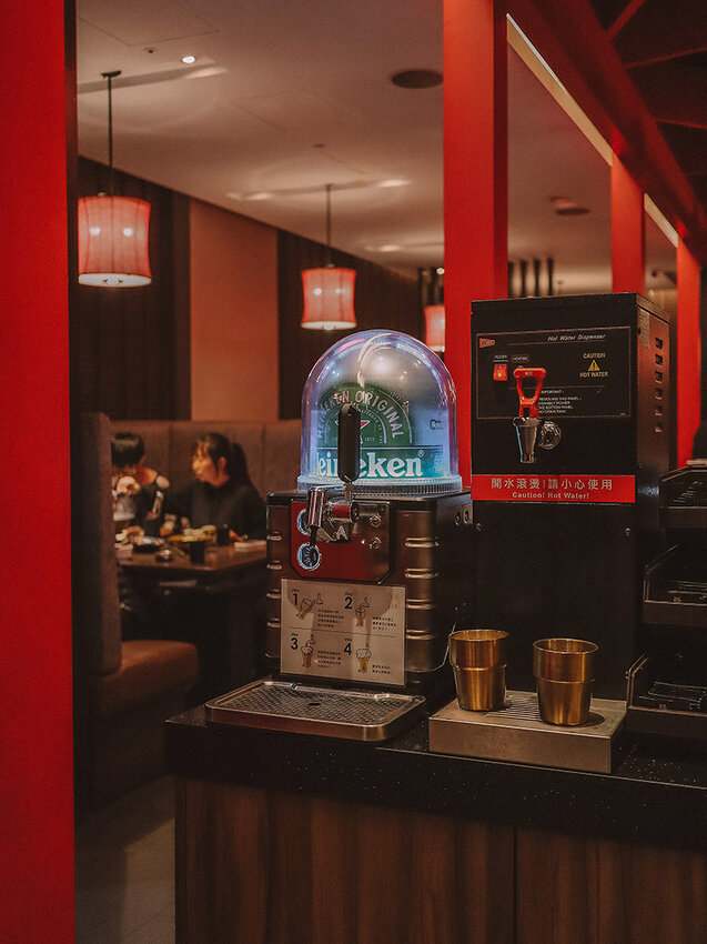 芙洛麗 銅話鍋物 | 草莓季草莓吃到飽、18種肉品、16種哈根達斯、莫凡彼冰淇淋、海鮮、雞胇任你吃還有海尼根啤酒暢飲無限喝