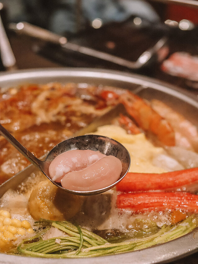 芙洛麗 銅話鍋物 | 草莓季草莓吃到飽、18種肉品、16種哈根達斯、莫凡彼冰淇淋、海鮮、雞胇任你吃還有海尼根啤酒暢飲無限喝