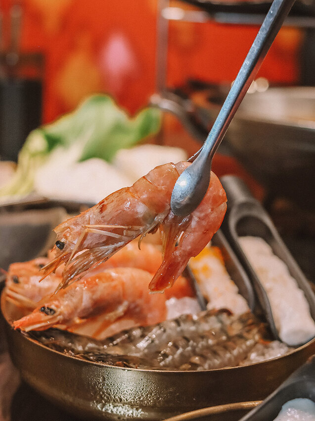 芙洛麗 銅話鍋物 | 草莓季草莓吃到飽、18種肉品、16種哈根達斯、莫凡彼冰淇淋、海鮮、雞胇任你吃還有海尼根啤酒暢飲無限喝