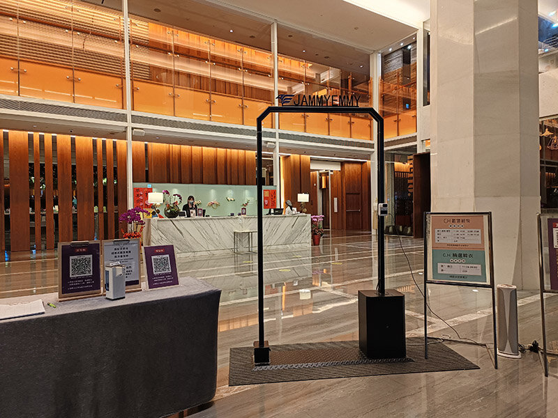 芙洛麗 銅話鍋物 | 草莓季草莓吃到飽、18種肉品、16種哈根達斯、莫凡彼冰淇淋、海鮮、雞胇任你吃還有海尼根啤酒暢飲無限喝