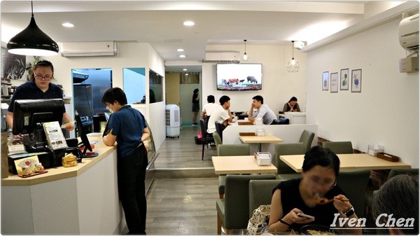 鮮蔬活複合式蔬食料理：《松山捷運小巨蛋站蔬食》推薦隱藏在巷弄的人文鮮活養生素食餐廳\健康有機認證蔬食-『鮮蔬活複合式蔬食料理』