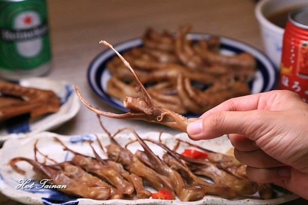 總裁灶腳:【台南美食】滷味好吃就算了!連辣椒都很誇張好吃的滷味店:總裁灶腳