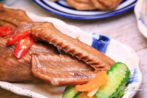 總裁灶腳:【台南美食】滷味好吃就算了!連辣椒都很誇張好吃的滷味店:總裁灶腳