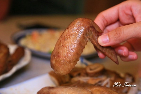 總裁灶腳:【台南美食】滷味好吃就算了!連辣椒都很誇張好吃的滷味店:總裁灶腳