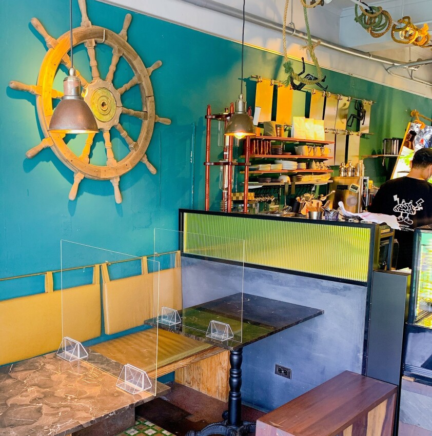 tuman café 圖們咖啡｜超chill美景咖啡｜基隆正濱漁港彩虹屋  在地小卷吉古拉入菜  蹦出創意好滋味