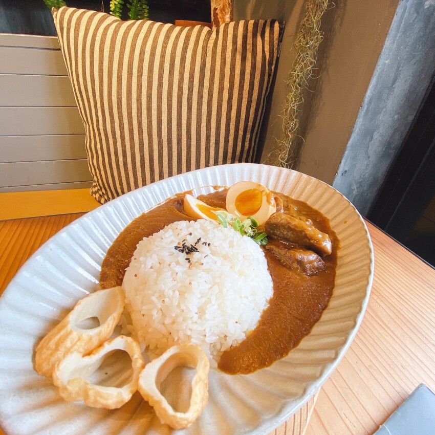 tuman café 圖們咖啡｜超chill美景咖啡｜基隆正濱漁港彩虹屋  在地小卷吉古拉入菜  蹦出創意好滋味