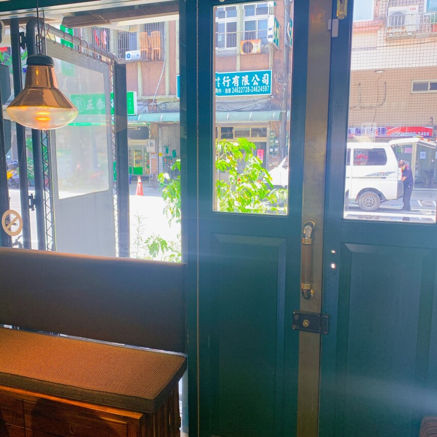 tuman café 圖們咖啡｜超chill美景咖啡｜基隆正濱漁港彩虹屋  在地小卷吉古拉入菜  蹦出創意好滋味