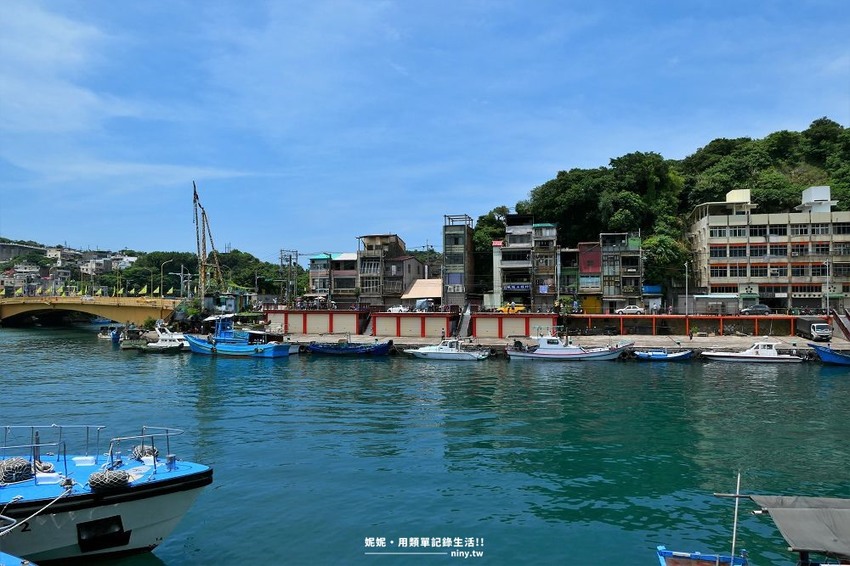 食記。基隆★藏身在彩虹屋內的圖們咖啡 有美味咖哩還能擁抱美麗港口景色 · 妮妮˙ˇ˙用類單記錄生活!!