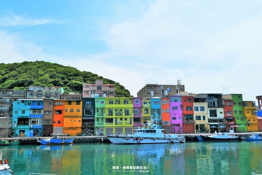 食記。基隆★藏身在彩虹屋內的圖們咖啡 有美味咖哩還能擁抱美麗港口景色 · 妮妮˙ˇ˙用類單記錄生活!!