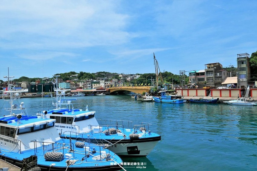 食記。基隆★藏身在彩虹屋內的圖們咖啡 有美味咖哩還能擁抱美麗港口景色 · 妮妮˙ˇ˙用類單記錄生活!!