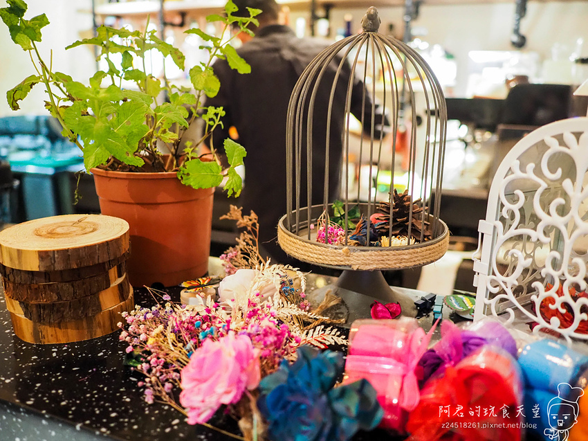 【台北】Maison家｜隱身巷弄內的低調餐酒館｜令人驚艷的爐烤燻豬肋排生蠔分享餐｜國父紀念館美食