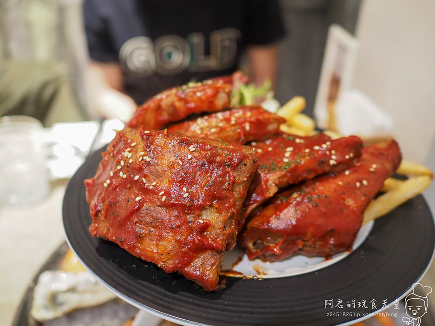 【台北】Maison家｜隱身巷弄內的低調餐酒館｜令人驚艷的爐烤燻豬肋排生蠔分享餐｜國父紀念館美食