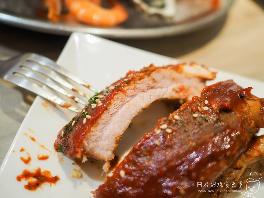 【台北】Maison家｜隱身巷弄內的低調餐酒館｜令人驚艷的爐烤燻豬肋排生蠔分享餐｜國父紀念館美食