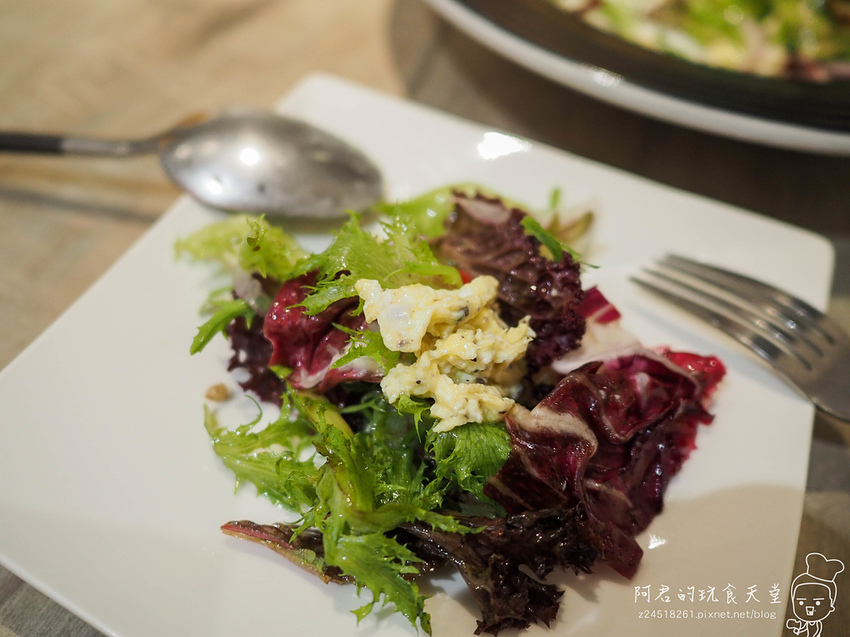 【台北】Maison家｜隱身巷弄內的低調餐酒館｜令人驚艷的爐烤燻豬肋排生蠔分享餐｜國父紀念館美食