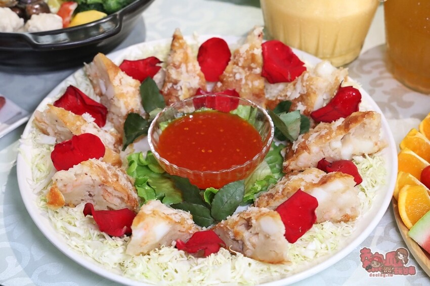 【台南美食】台南唯一!海鮮版的滿漢全席,一道菜竟然就多達20道澎湖海鮮,預約才能吃到喔:涵花庭 - 熱血玩台南。跳躍新世界