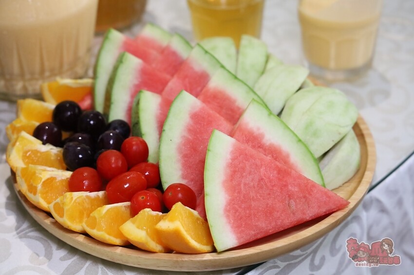 【台南美食】台南唯一!海鮮版的滿漢全席,一道菜竟然就多達20道澎湖海鮮,預約才能吃到喔:涵花庭 - 熱血玩台南。跳躍新世界