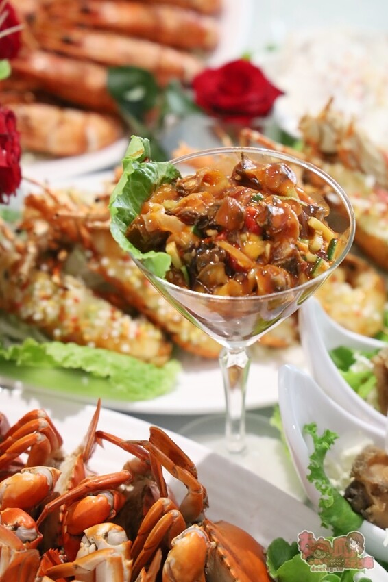 【台南美食】台南唯一!海鮮版的滿漢全席,一道菜竟然就多達20道澎湖海鮮,預約才能吃到喔:涵花庭 - 熱血玩台南。跳躍新世界