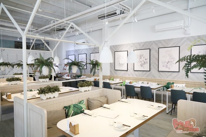 【台南美食】台南唯一!海鮮版的滿漢全席,一道菜竟然就多達20道澎湖海鮮,預約才能吃到喔:涵花庭 - 熱血玩台南。跳躍新世界