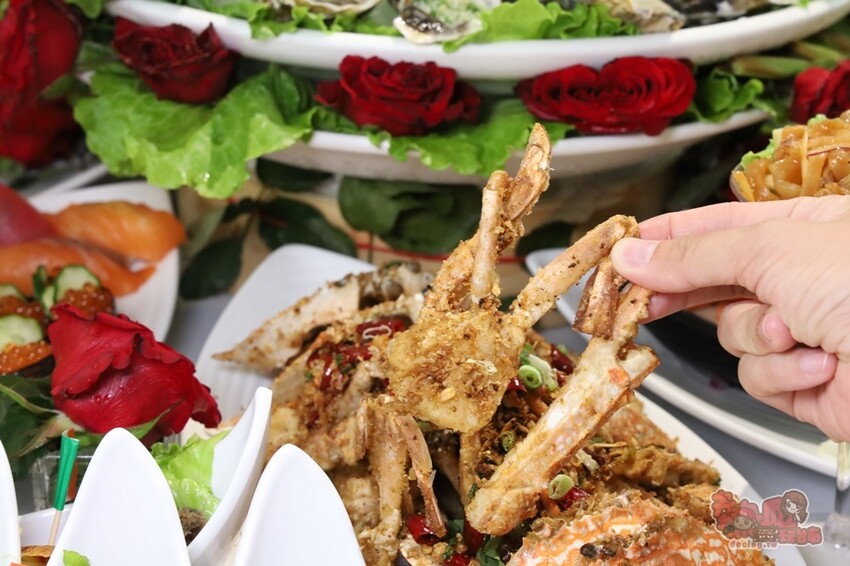 【台南美食】台南唯一!海鮮版的滿漢全席,一道菜竟然就多達20道澎湖海鮮,預約才能吃到喔:涵花庭 - 熱血玩台南。跳躍新世界