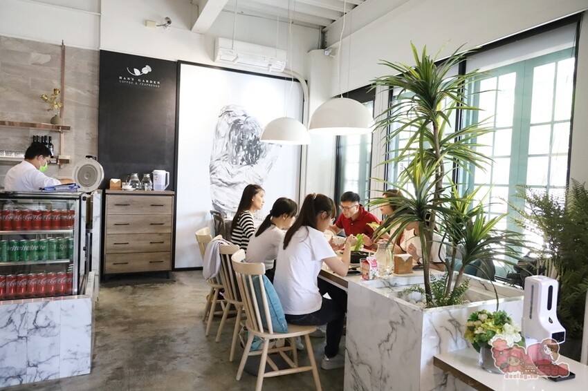 【台南美食】台南唯一!海鮮版的滿漢全席,一道菜竟然就多達20道澎湖海鮮,預約才能吃到喔:涵花庭 - 熱血玩台南。跳躍新世界