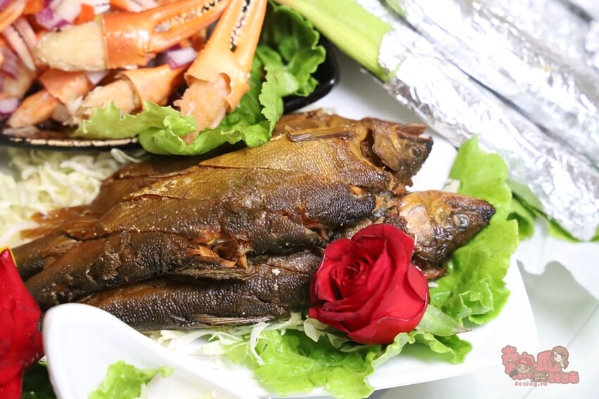 【台南美食】台南唯一!海鮮版的滿漢全席,一道菜竟然就多達20道澎湖海鮮,預約才能吃到喔:涵花庭 - 熱血玩台南。跳躍新世界