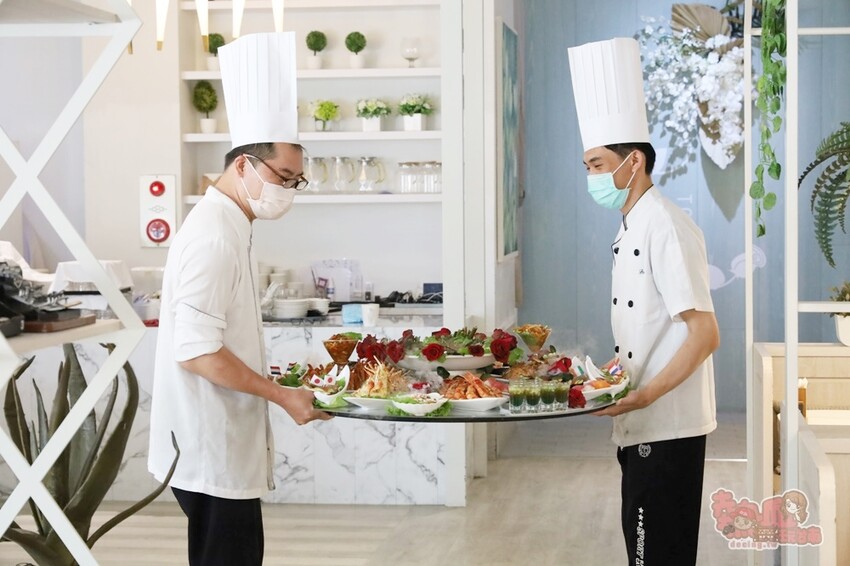 【台南美食】台南唯一!海鮮版的滿漢全席,一道菜竟然就多達20道澎湖海鮮,預約才能吃到喔:涵花庭 - 熱血玩台南。跳躍新世界