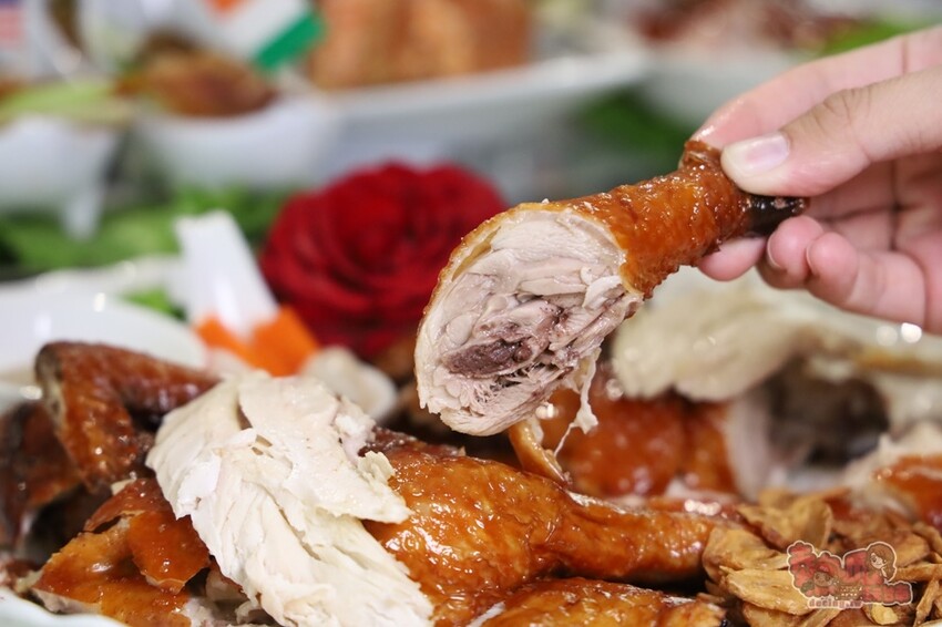 【台南美食】台南唯一!海鮮版的滿漢全席,一道菜竟然就多達20道澎湖海鮮,預約才能吃到喔:涵花庭 - 熱血玩台南。跳躍新世界