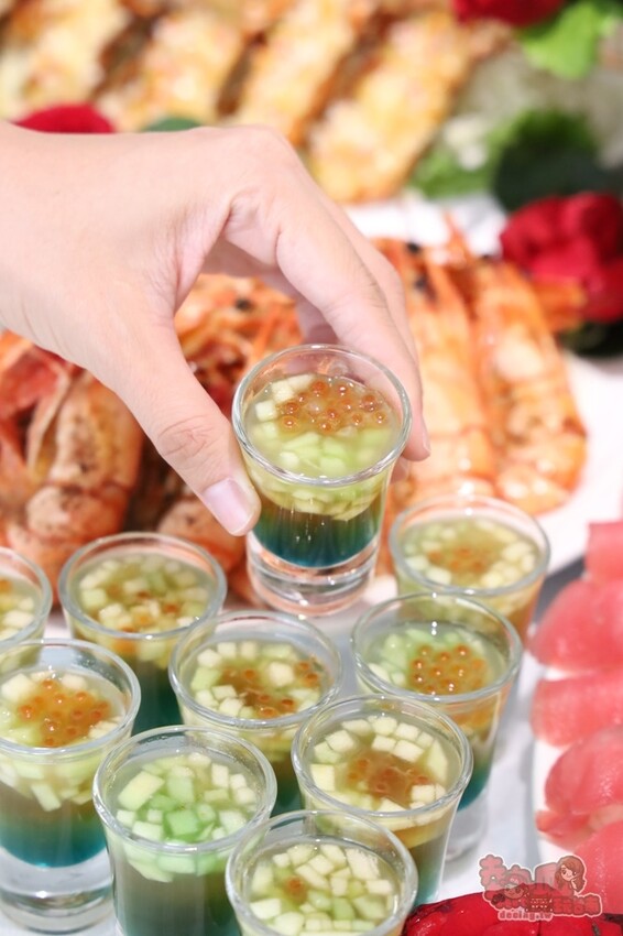 【台南美食】台南唯一!海鮮版的滿漢全席,一道菜竟然就多達20道澎湖海鮮,預約才能吃到喔:涵花庭 - 熱血玩台南。跳躍新世界