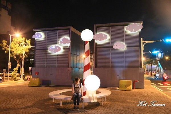 海安路藝術街：【台南景點】尋找遺落在地球上的隕石星球！海安路藝術造街2.0