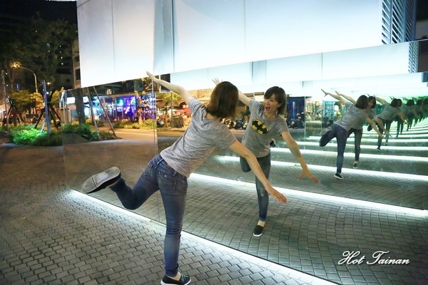 海安路藝術街：【台南景點】尋找遺落在地球上的隕石星球！海安路藝術造街2.0