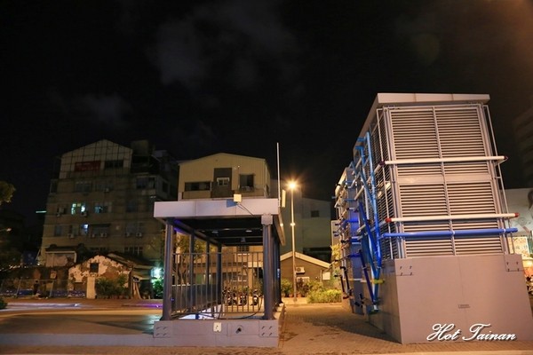 海安路藝術街：【台南景點】尋找遺落在地球上的隕石星球！海安路藝術造街2.0