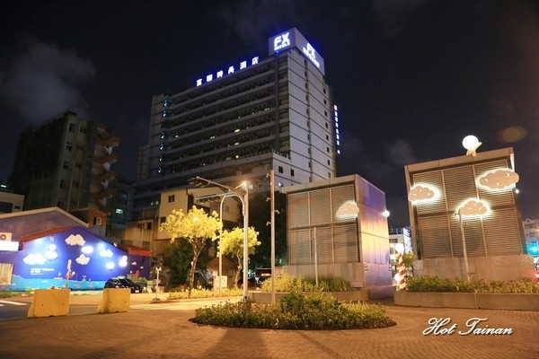 海安路藝術街：【台南景點】尋找遺落在地球上的隕石星球！海安路藝術造街2.0