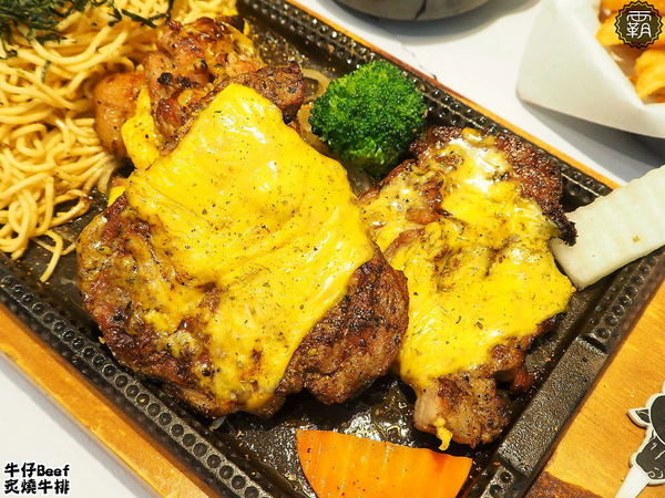 牛仔Beef炙燒牛排: 牛仔Beef炙燒牛排,一中街商圈內平價牛排,炙燒牛排好誘人,飲料小菜吃到飽~