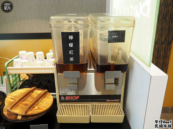 牛仔Beef炙燒牛排: 牛仔Beef炙燒牛排,一中街商圈內平價牛排,炙燒牛排好誘人,飲料小菜吃到飽~