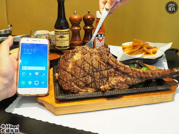 牛仔Beef炙燒牛排: 牛仔Beef炙燒牛排,一中街商圈內平價牛排,炙燒牛排好誘人,飲料小菜吃到飽~