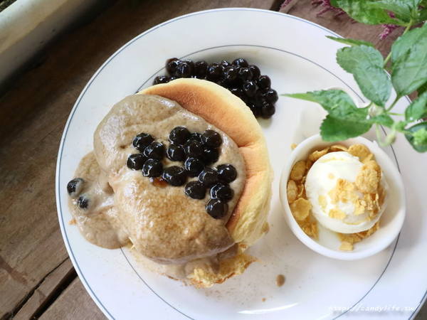 新南五五製氷所:台中美食│新南五五製氷所〃台中大里舒芙蕾厚鬆餅推薦,還有冬季甜湯暖暖上市~