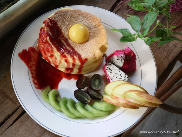 新南五五製氷所:台中美食│新南五五製氷所〃台中大里舒芙蕾厚鬆餅推薦,還有冬季甜湯暖暖上市~