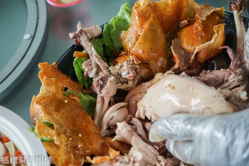 鹿谷省城甕缸雞 | 食尚玩家推薦鹿谷甕缸雞,外皮透光酥脆肉嫩汁多 !特色紫薯麵、自家製古早味鹹豬肉,鹿谷必吃美食餐廳。 - 螞蟻幫的櫥櫃