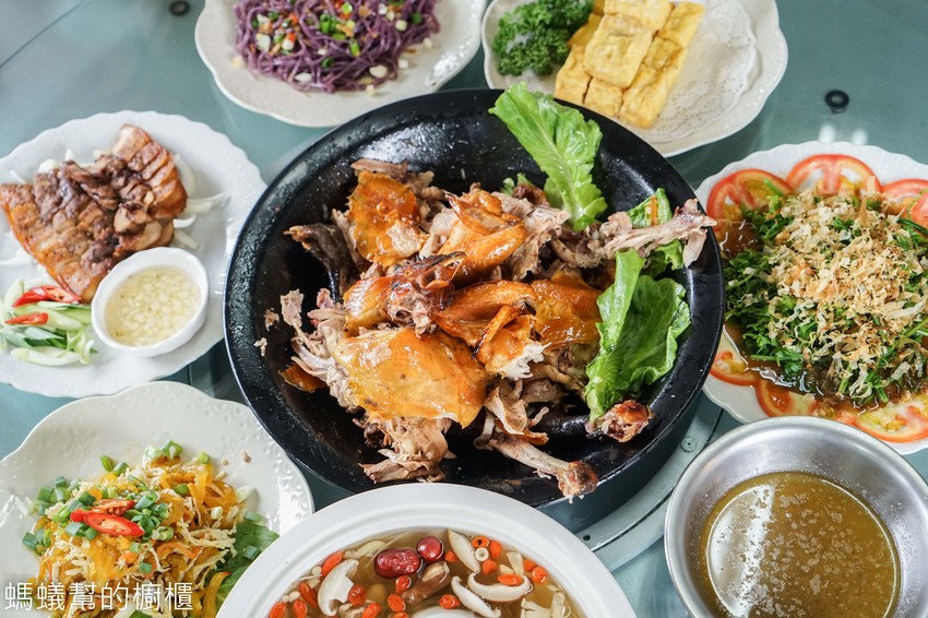 鹿谷省城甕缸雞 | 食尚玩家推薦鹿谷甕缸雞,外皮透光酥脆肉嫩汁多 !特色紫薯麵、自家製古早味鹹豬肉,鹿谷必吃美食餐廳。 - 螞蟻幫的櫥櫃