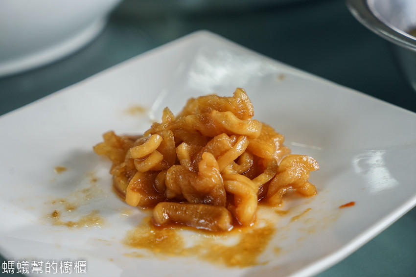 鹿谷省城甕缸雞 | 食尚玩家推薦鹿谷甕缸雞,外皮透光酥脆肉嫩汁多 !特色紫薯麵、自家製古早味鹹豬肉,鹿谷必吃美食餐廳。 - 螞蟻幫的櫥櫃