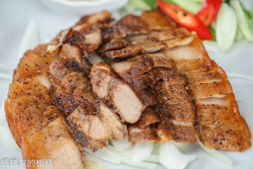 鹿谷省城甕缸雞 | 食尚玩家推薦鹿谷甕缸雞,外皮透光酥脆肉嫩汁多 !特色紫薯麵、自家製古早味鹹豬肉,鹿谷必吃美食餐廳。 - 螞蟻幫的櫥櫃