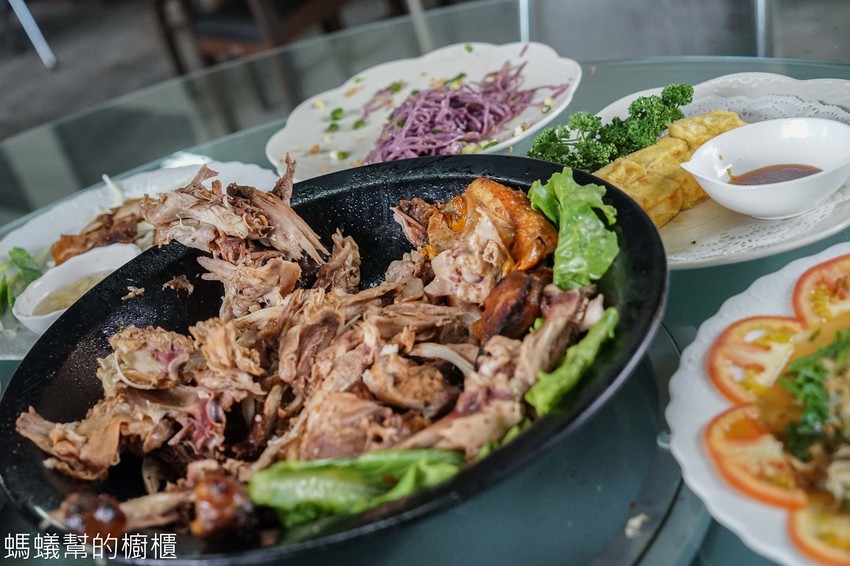 鹿谷省城甕缸雞 | 食尚玩家推薦鹿谷甕缸雞,外皮透光酥脆肉嫩汁多 !特色紫薯麵、自家製古早味鹹豬肉,鹿谷必吃美食餐廳。 - 螞蟻幫的櫥櫃